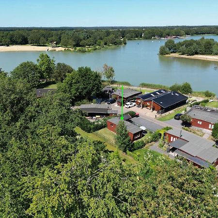 Gezellig Chalet Met 2 Slaapkamers En Zicht Op Het Water Erm Екстериор снимка