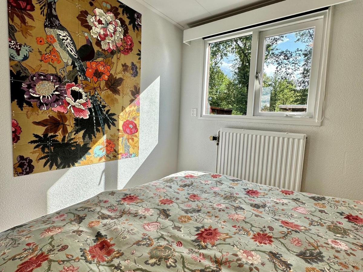Gezellig Chalet Met 2 Slaapkamers En Zicht Op Het Water Erm Екстериор снимка