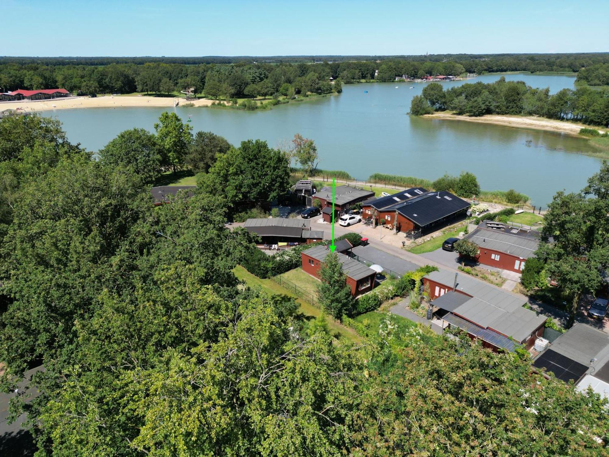 Gezellig Chalet Met 2 Slaapkamers En Zicht Op Het Water Erm Екстериор снимка